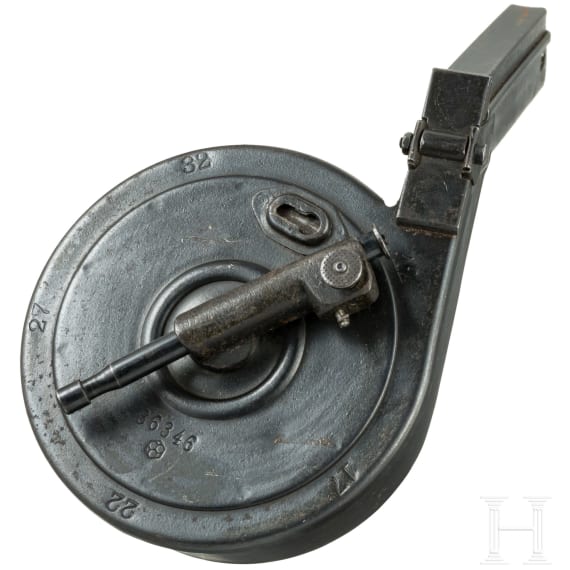 A snail drum magazine, first pattern, for a Luger pistol, by AEG in Berlin