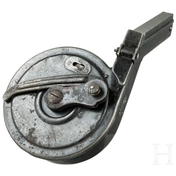 A snail drum magazine, new pattern, for a Luger pistol, by Bing in Nuremberg