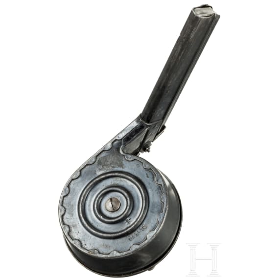 A snail drum magazine, new pattern, for a Luger pistol, by Bing in Nuremberg