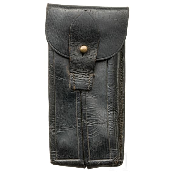 Double magazine pouch for a Luger pistol