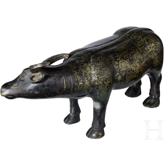 Bronze eines Wasserbüffels mit reichen Messingeinlagen, China, 20. Jhdt.