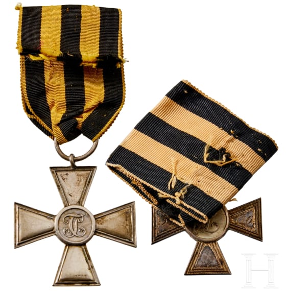 Zwei St.-Georgs-Kreuze, private Fertigungen, Russland bzw. deutsche Fertigung, 19. bzw. Anfang 20. Jhdt.