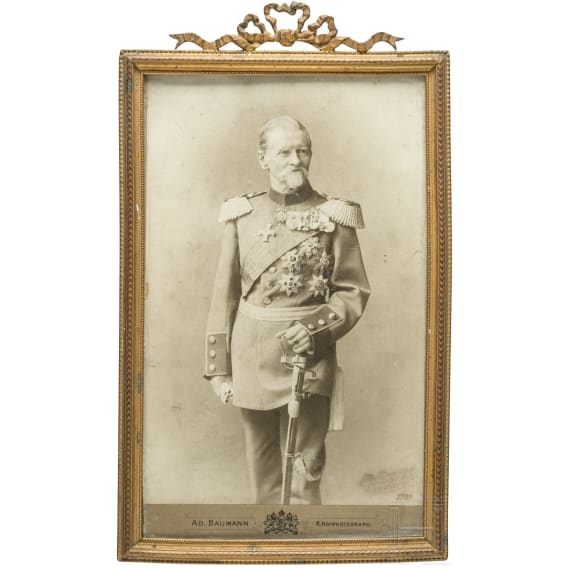 Maximilian Graf Verri della Bosia (1824 - 1909), Generalkapitän der Leibgarde der Hartschiere - Portraitfoto, Ordensschnalle und Urkunden