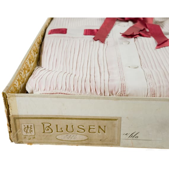 Kaiserin Elisabeth von &Ouml;sterreich - drei leichte Sommerblusen in Karton "WG Blusen", um 1870/80