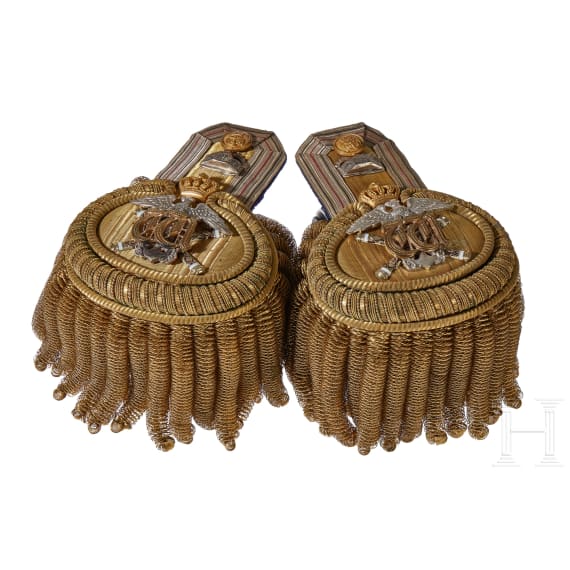 Kaiser Wilhelm II. - pers&ouml;nlicher Zweispitz und Epaulette als Gro&szlig;admiral, im Koffer