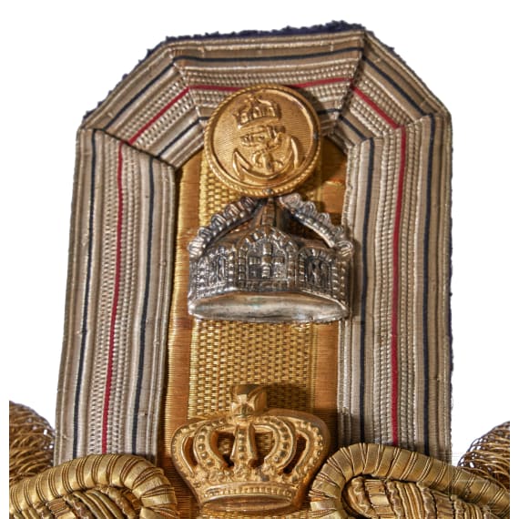 Kaiser Wilhelm II. - pers&ouml;nlicher Zweispitz und Epaulette als Gro&szlig;admiral, im Koffer