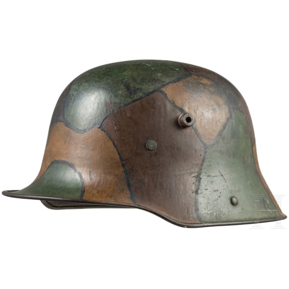 Stahlhelm M 16 mit Tarnfarbenanstrich