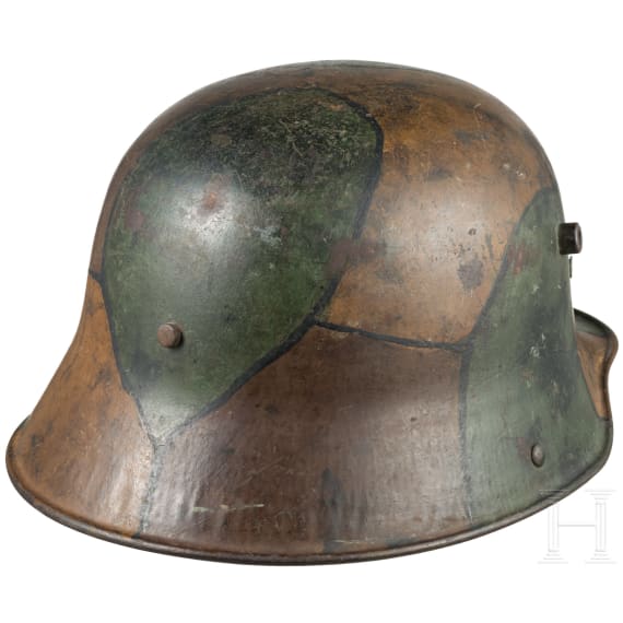 Stahlhelm M 16 mit Tarnfarbenanstrich