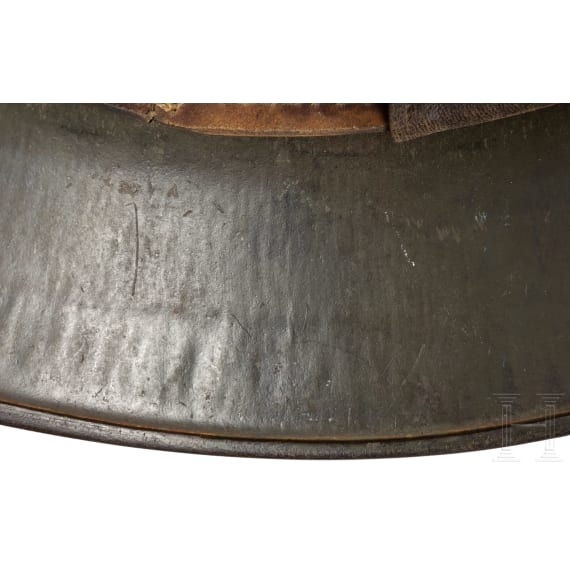 Stahlhelm M 16 mit Tarnfarbenanstrich