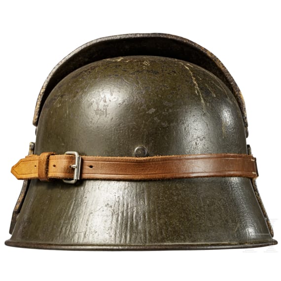 Grabenpanzer, Stahlhelm M 16 mit Stirnschild und Ausr&uuml;stungsteile