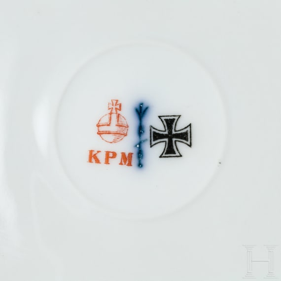 Bedeutendes KPM-Speiseservice f&uuml;r zw&ouml;lf Personen eines Pour le M&eacute;rite-Tr&auml;gers aus dem 1. Weltkrieg