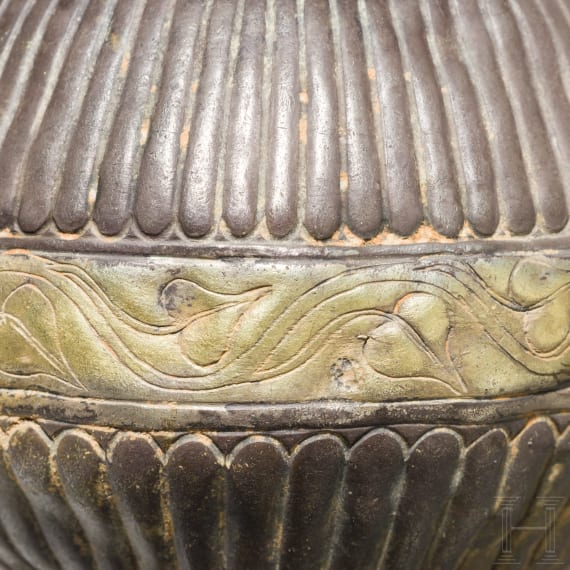 Silbergefäß mit getriebenem und geritztem Dekor, griechisch, 4. Jhdt. v. Chr.