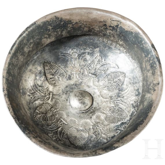 Silberne Phiale mit Lotusdekor, griechisch, 6. - 5. Jhdt. v. Chr.