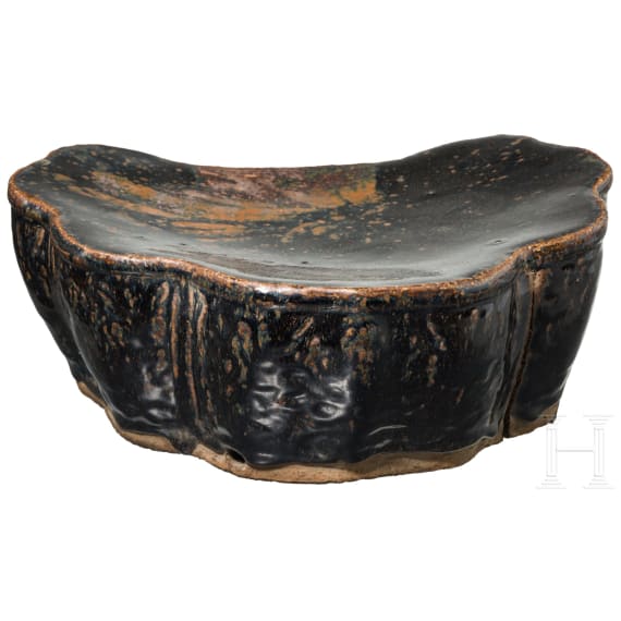 A rare russet-splashed and black-glazed pillow, probably northern Song/Jin Dynasty (960 - 1234)