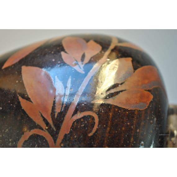 Seltene rostrot-schwarz glasierte Vase, China, wohl Song-/Yuan-Dynastie, 13./14. Jhdt.