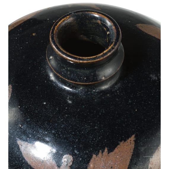 A rare Chinese russet-painted and black-glazed vase, probably Song/Jin Dynasty (960 - 1234), 12th/13th century