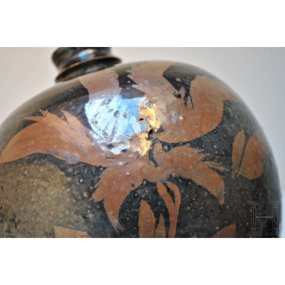 A rare Chinese russet-painted and black-glazed vase, probably Song/Jin Dynasty (960 - 1234), 12th/13th century