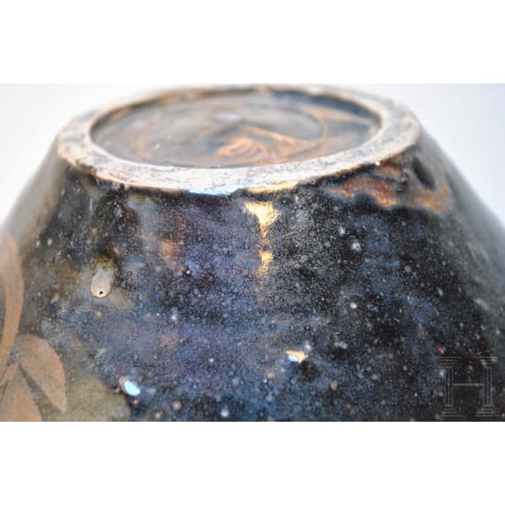 A rare Chinese russet-painted and black-glazed vase, probably Song/Jin Dynasty (960 - 1234), 12th/13th century
