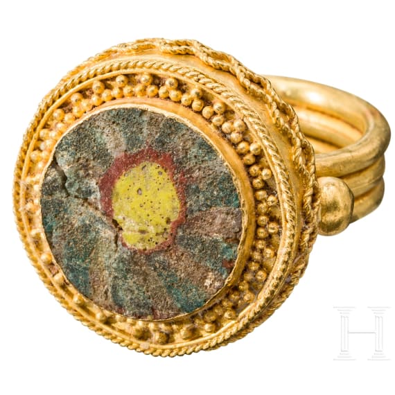 A gold ring with millefiori-inlay in Roman style, 20th century