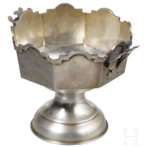 A Russian silver pedestal bowl, Moscow, master "IP" (active in the late 19th century)