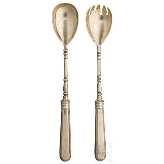 A pair of Russian silver salad servers (cutlery), Moscow, Anton Mikhailovitch Tchevarzin (1853 - 1897), 1891