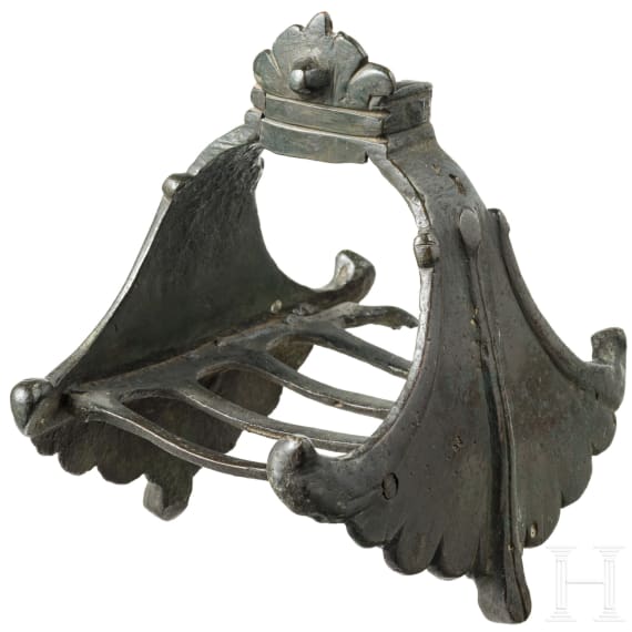 An Italian/Spanish bronze stirrup, 17th century
