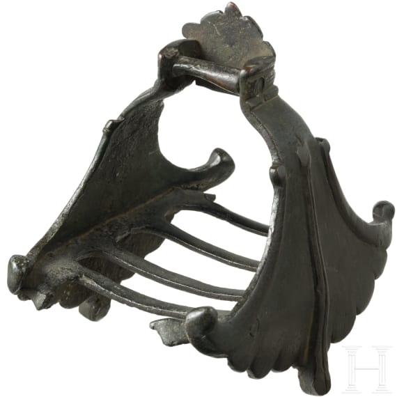 An Italian/Spanish bronze stirrup, 17th century