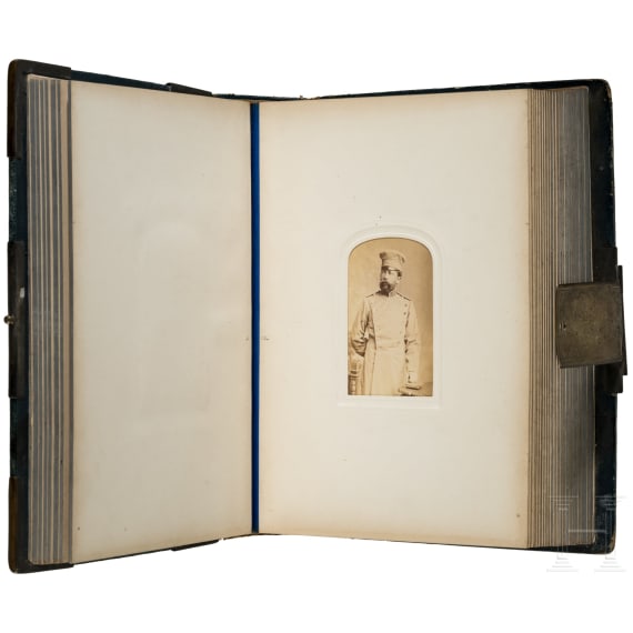 Surgeon General Dr. Lockemann - a farewell album from the officers of the 2nd Hanoverian Dragoon Regiment No. 16, presumably 1881