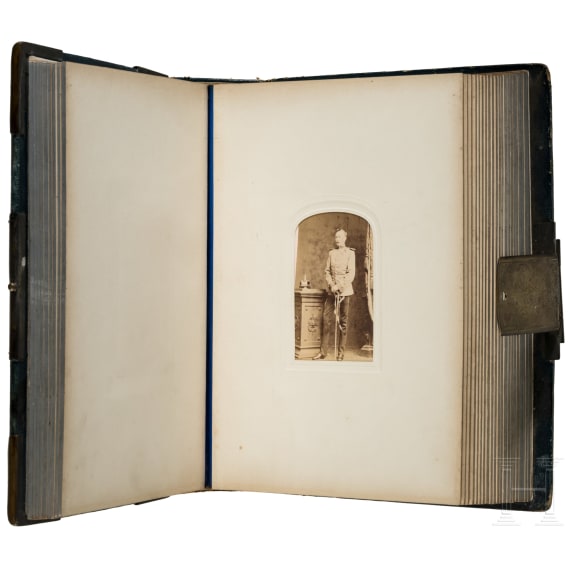 Surgeon General Dr. Lockemann - a farewell album from the officers of the 2nd Hanoverian Dragoon Regiment No. 16, presumably 1881