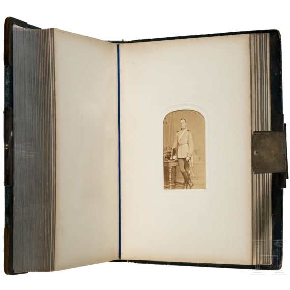 Surgeon General Dr. Lockemann - a farewell album from the officers of the 2nd Hanoverian Dragoon Regiment No. 16, presumably 1881