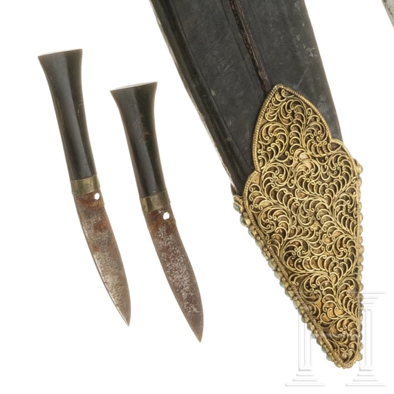 A Nepalese presentation kukuri, 19th/20th century, and a bayonet