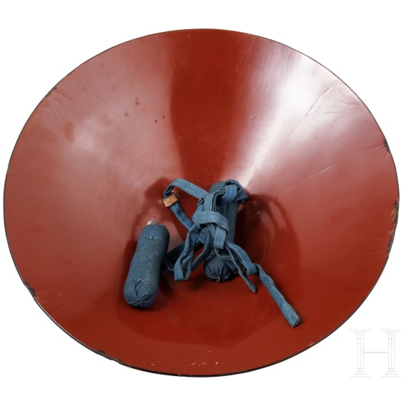 A Japanese lacquered jingasa, Meiji period