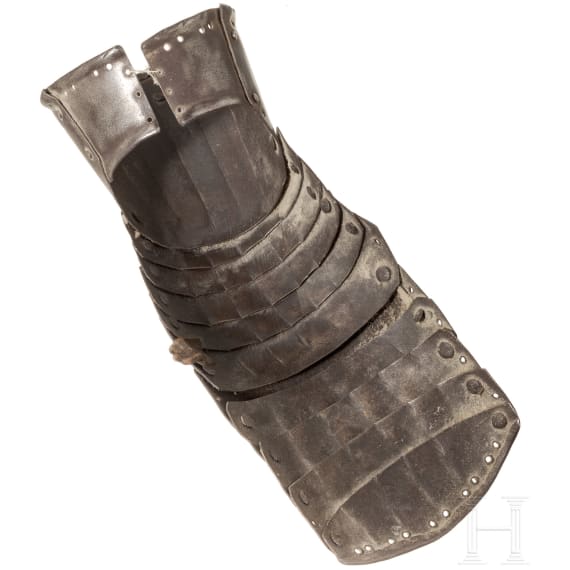A part of a helmet and a gauntlet, historicism in the style of the 16th century