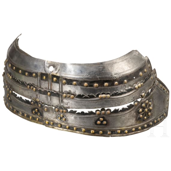 A French or Italian skirt for a backplate
