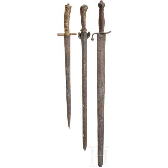 Three hunting hangers, 18th/19th century