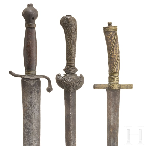 Three hunting hangers, 18th/19th century