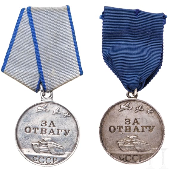 28 Medaillen und 26 Abzeichen, Sowjetunion, ab 1942