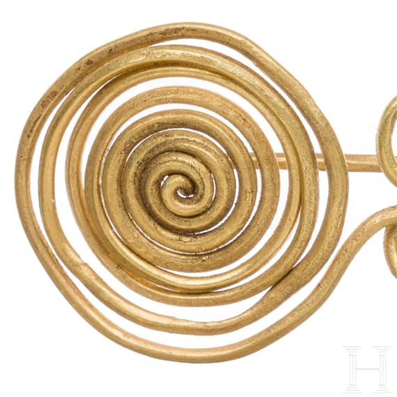 A pair of gold fibulae of Haslau-Regelsbrunn type, late Urnfield Culture, 10th – 9th century B.C.