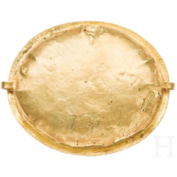 Goldenes Medaillon mit großem Cabochon, griechisch, Mitte 4. Jhdt. v. Chr.