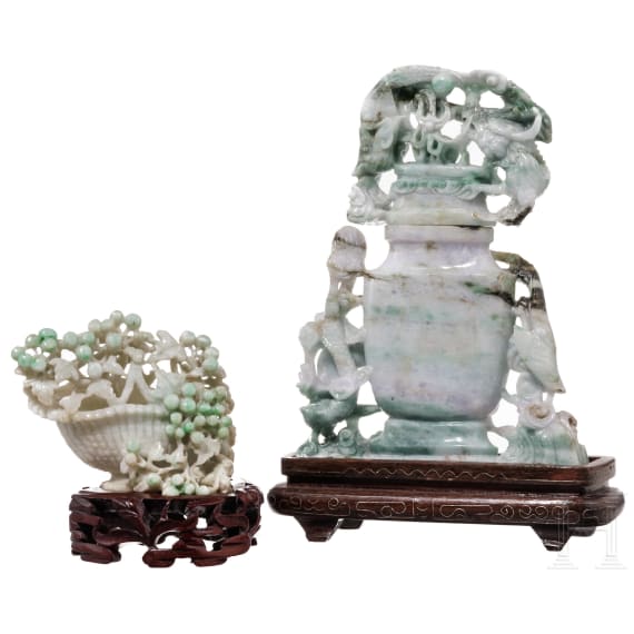 Kleine Vase und Traubenkorb aus Jade, China, 20. Jhdt.