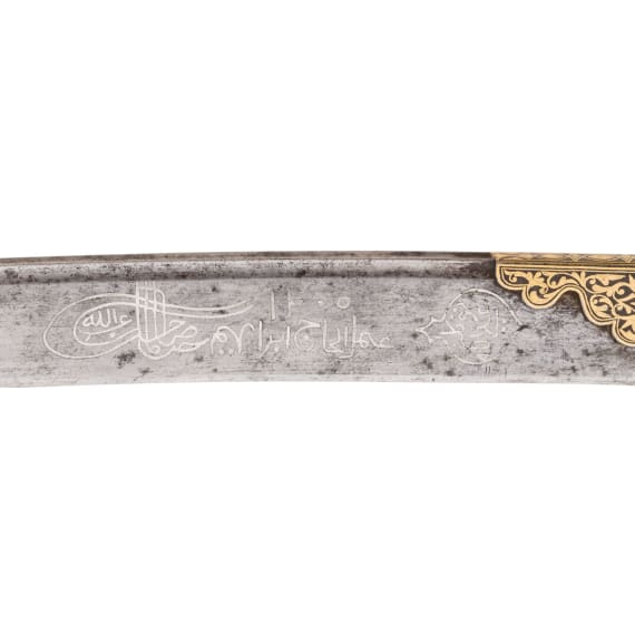 Goldtauschierter Yatagan mit silberner Scheide, osmanisch, datiert 1790