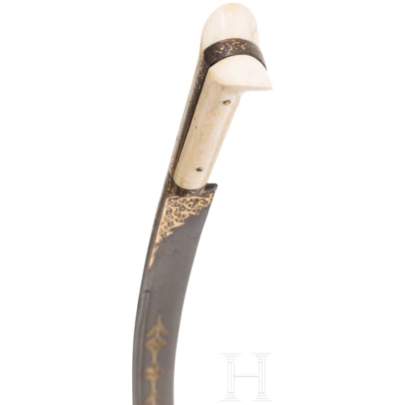 Yatagan mit Wootz-Klinge und Silberscheide, osmanisch, datiert 1800