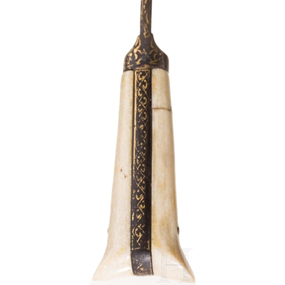 Yatagan mit Wootz-Klinge und Silberscheide, osmanisch, datiert 1800
