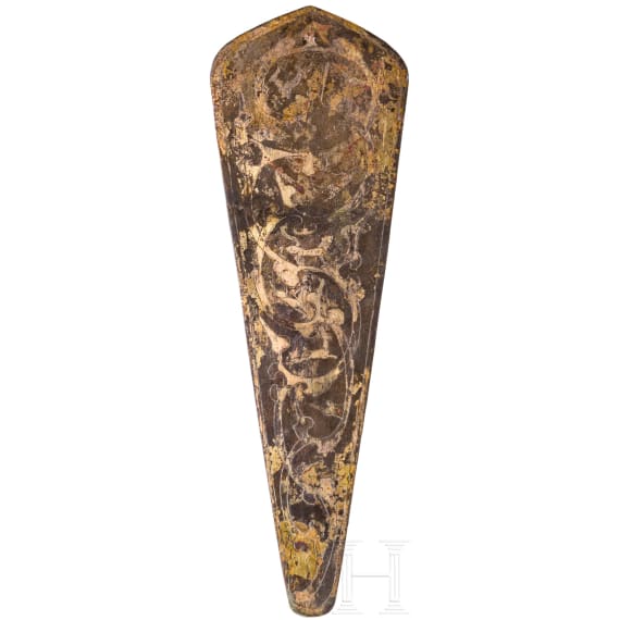 Ein Paar kleine Rossstirnen (Chamfrons) aus vergoldeter und gravierter Bronze, China, Han-Dynastie, 2./1. Jhdt. v. Chr.