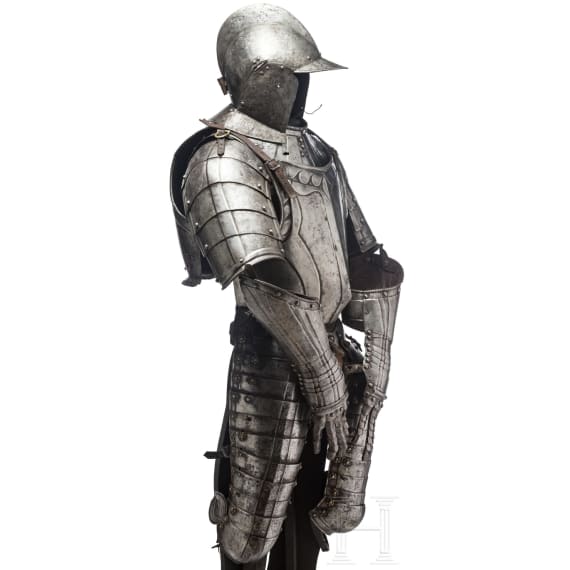 Schwarzwei&szlig;er Trabharnisch, aus alten Teilen zusammengestellt, N&uuml;rnberg, um 1560 - 1600