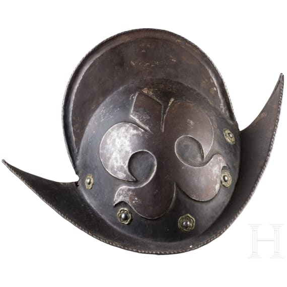 Schwarzwei&szlig;er Morion mit Lilienmotiv, deutsch, um 1600