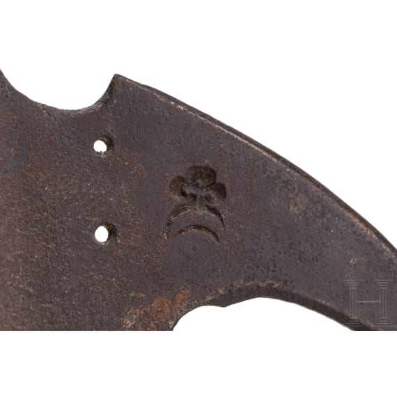Helmbarte mit stark gek&uuml;rztem Schaft, deutsch, um 1600