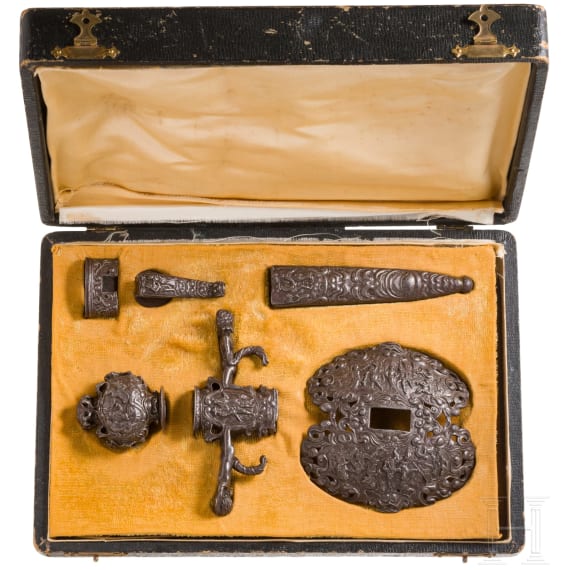 Bedeutende sechsteilige Degenmontierung mit feinem Eisenschnitt, deutsch oder fl&auml;misch, um 1660
