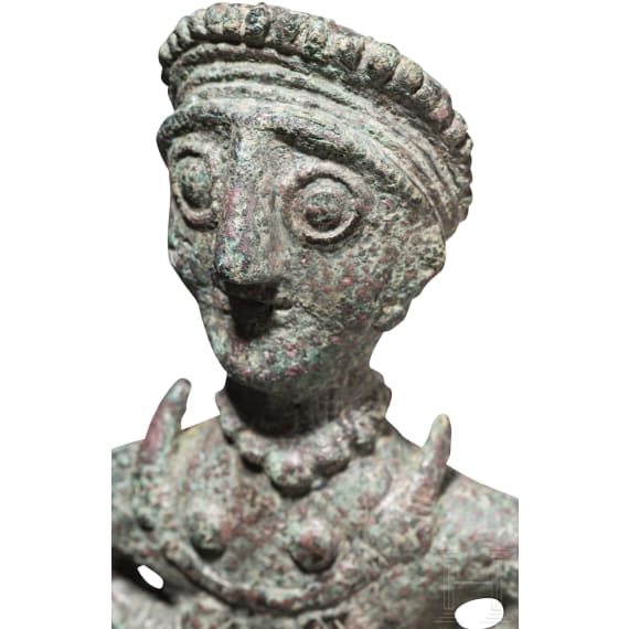 Bronzestatuette einer Frau mit Halbmond, neoelamitisch, 8. - 7. Jhdt. v. Chr.