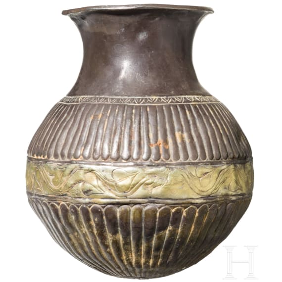 Silbergef&auml;&szlig; mit getriebenem und geritztem Dekor, griechisch, 4. Jhdt. v. Chr.